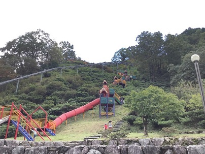 高取山公園下から見上げる