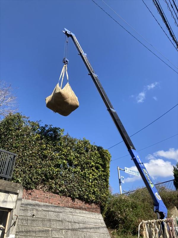 ユニック車で吊りあげる