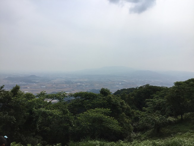 山頂から筑後平野をのぞむ